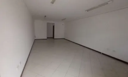 Casa comercial para alugar na Avenida Guarda-Mor Lobo Viana, 1, Centro, São Sebastião