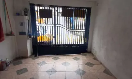 Casa à venda no Jardim Ana Maria, Carapicuíba  por R$ 480.000
