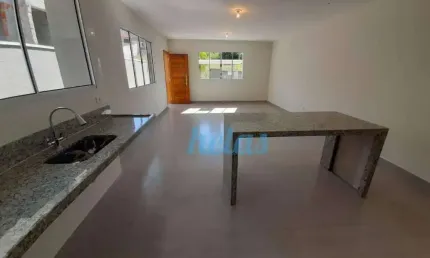 CASA À VENDA DE 122 m², POR R$ 795.000,00, 3 SUÍTES E AMPLO QUINTAL, NO BAIRRO JARDIM DO LAGO EM ATIBAIA/SP.