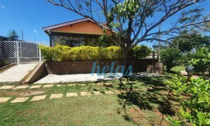 CASA À VENDA DE 250 m², 04 DORMITÓRIOS, SENDO 02 SUÍTES, PISCINA AQUECIDA, ÁREA GOURMET POR R$ 1.450.000,00 EM CONDOMÍNIO FECHADO DE ATIBAIA!
