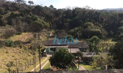 CASA À VENDA DE 191 m², 03 DORMITÓRIOS, ÁREA DE CHURRASQUEIRA POR R$ 460.000,00 NA CIDADE DE ATIBAIA!