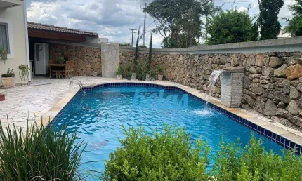 CASA À VENDA COM 3 DORMITÓRIOS, 398 m² POR R$ 1.500.000,00, NO BAIRRO VILA PETRÓPOLIS - ATIBAIA / SP.