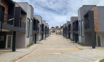 LINDA CASA Á VENDA POR R$390.000,00 , EM CONDOMÍNIO VILLAGE PREMIUM , NO BAIRRO SÃO FELIPE - ATIBAIA / SP .