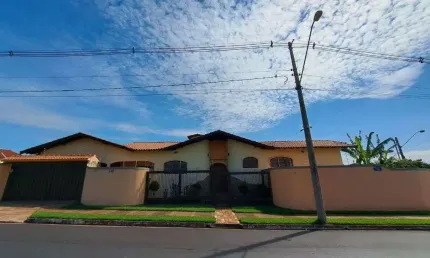 Casa com 3 dormitórios à venda, 288 m² por R$ 825.000 - Parque Residencial Cidade Universitária - Ribeirão Preto/SP