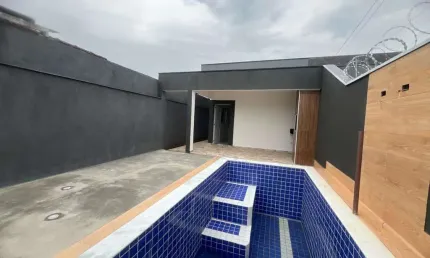 Casa para Venda em Itanhaém, Jardim Grandesp, 2 dormitórios, 1 suíte, 1 banheiro, 3 vagas