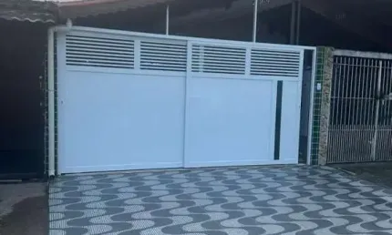 Casa para Venda em Praia Grande, Maracanã, 3 dormitórios, 1 suíte, 1 banheiro, 2 vagas