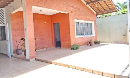 Casa para Venda em Itanhaém, Loty, 3 dormitórios, 1 suíte, 2 banheiros, 4 vagas