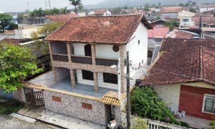Sobrado para Venda em Itanhaém, JARDIM SUARÃO, 3 dormitórios, 1 suíte, 2 banheiros, 3 vagas