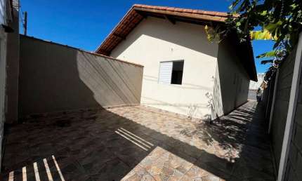 Casa para Venda em Itanhaém, Nova Itanhaém, 3 dormitórios, 1 suíte, 2 banheiros, 2 vagas