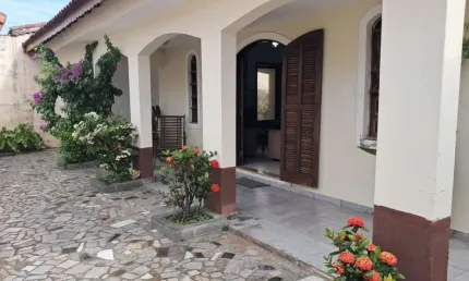 Casa para Venda em Itanhaém, Jardim Lindomar, 2 dormitórios, 3 banheiros, 2 vagas