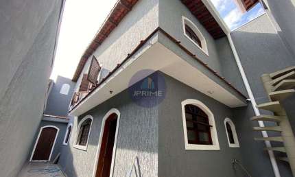 Sobrado à venda no Jardim Itrapoan em Santo André, com 118m².