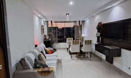 Sobrado a venda no Bairro Paraíso em Santo André, com 91m².
