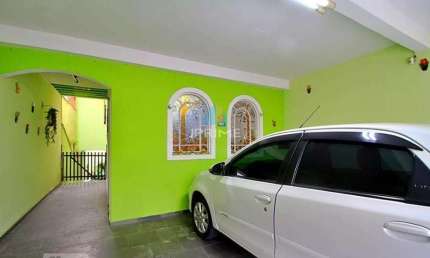 Sobrado a venda no Jardim Marek em Santo André, com 240m².