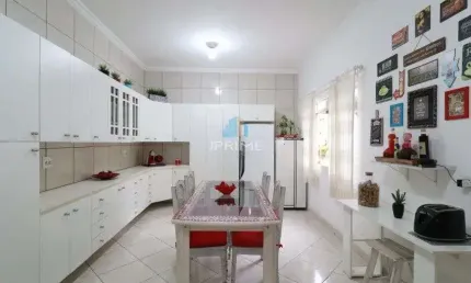 Sobrado a venda e locação na Vila Metalúrgica em Santo André, com 223m.