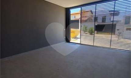 Casa térrea com 3 quartos à venda em Jardim Regente - SP