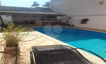 Casa térrea com 3 quartos à venda em Vila Suíça - SP