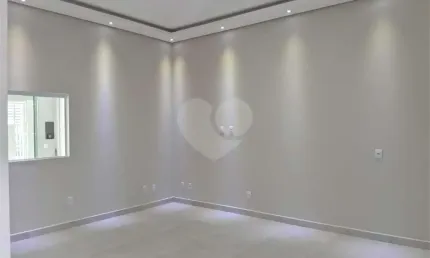 Casa com 3 quartos à venda em Vila Todos Os Santos - SP