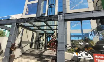 Salão Comercial para locação em Jardim Adriana - SP