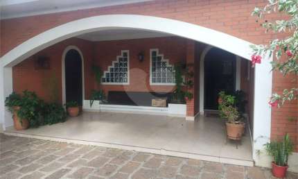 Casa térrea com 5 quartos à venda em Jardim Dom Bosco - SP