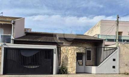Casa térrea com 3 quartos à venda em Jardim Regina - SP