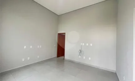 Condomínio com 3 quartos para locação em Parque Residencial Indaiá - SP
