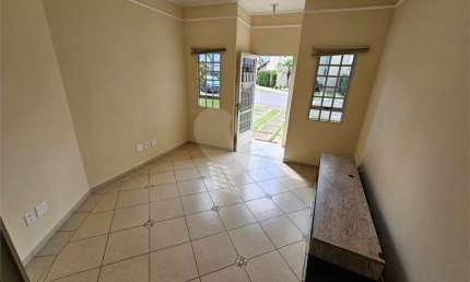 Condomínio com 3 quartos à venda em Villaggio Di Itaici - SP