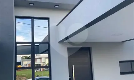 Casa térrea com 3 quartos à venda em Jardins Do Império - SP