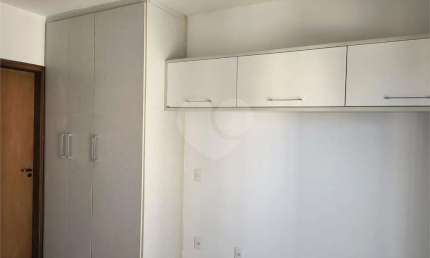 Apartamento com 3 quartos para locação em Jardim Santiago - SP