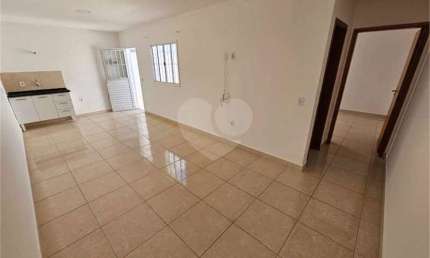 Casa com 1 quartos para locação em Jardim Santorini - SP