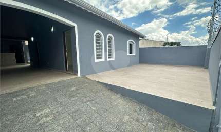 Casa com 2 quartos à venda na Das Rosas, Vila São José, Indaiatuba