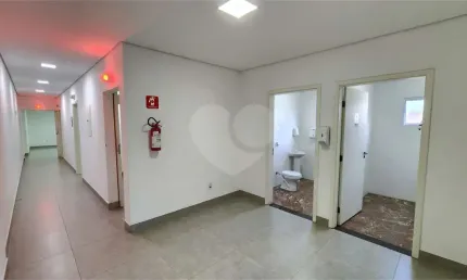 Salão comercial à venda ou para locação em centro - sp