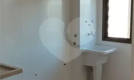 Apartamento com 2 quartos à venda ou para locação em Jardim Santiago - SP