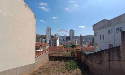 Terreno Diferenciado, com Ótima Topografia e Localização Privilegiada, Perto de Tudo e no melhor valor!