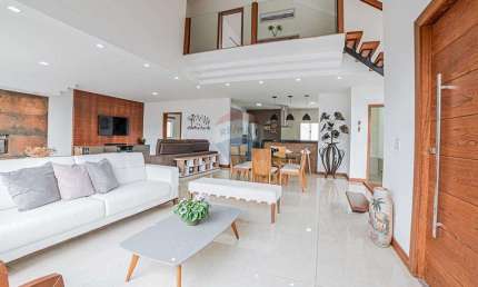 Casa espetacular em condomínio fechado- Bairro Jardim L Emitarge