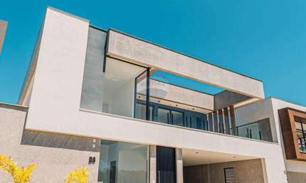 Casa com 4 suítes com piscina no condomínio Aeroville