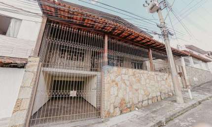 Casa À Venda no Bairro de Lourdes - Juiz de Fora - MG