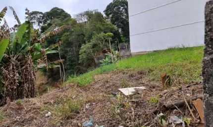 Terreno à venda na Rua Maurício de Menezes, 95, Costa Carvalho, Juiz de Fora