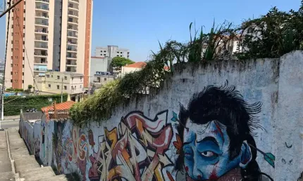 Versátil casa tipo para venda com 6 quartos, sendo 1 suíte, 815m²