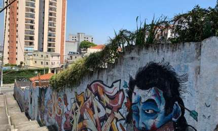 Funcional casa tipo para venda com 6 quartos, sendo 1 suíte, 815m²