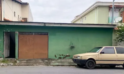 Agradável casa tipo para venda em Jardim Santa Terezinha com 3 quartos, sendo 1 suíte, 145.2m²