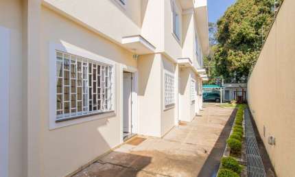Atraente casa em condomínio para venda em Vila Emir com 2 quartos, sendo 2 suítes, 61m²