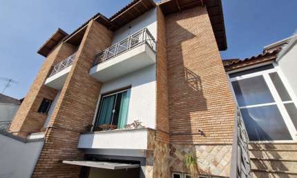 Espetacular sobrado para venda com 3 quartos, sendo 1 suíte, 223m²