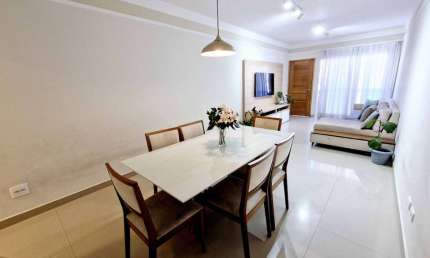 Confortável sobrado para venda com 3 quartos, sendo 3 suítes, 144m²
