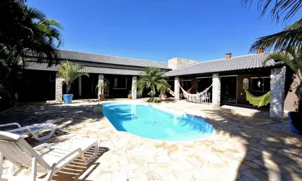 Versátil casa tipo para venda em Vila Mazzei com 4 quartos, sendo 1 suíte, 285m²