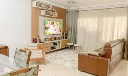 Confortável casa tipo para venda em Santa Teresinha com 5 quartos, sendo 3 suítes, 313m²