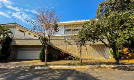 Sensacional casa tipo para venda em Pacaembu com 3 quartos, sendo 1 suíte, 384m²