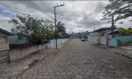 Terreno com 288 metros quadrados em Balneário Piçarras/SC