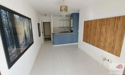 Apartamento semi mobiliado quarto e sala na Barra para locação.