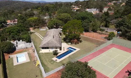 Chácara de padrão elevado com documentação em ordem para financiar!