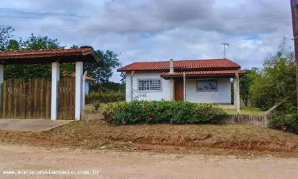 Chácara com um amplo espaço externo - Pronta para morar!